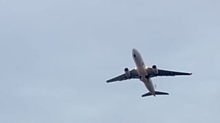 Egy francia katonai Airbus külföldieket hoz ki Nigerből