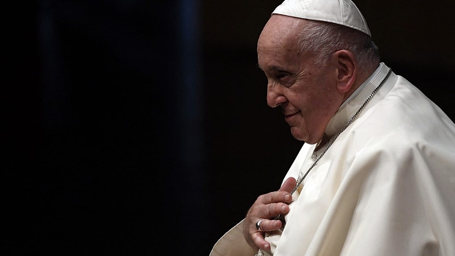 L'arrivo di Papa Francesco a Lisbona e l'appello per un'Europa più giovane