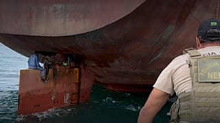 Нигерийцы провели две недели на пере руля