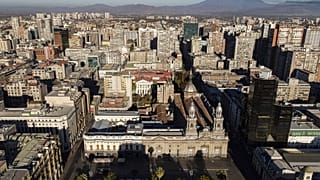 Çarşamba günü Şili'nin başkenti Santiago'da 24 C derece ile olağandışı yüksek bir sıcaklık kaydedildi