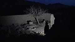 خانه گلوله‌باران شده توسط هلیکوپتر آمریکایی در افغانستان