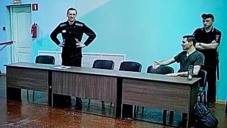 Navalnij az egyik tárgyaláson