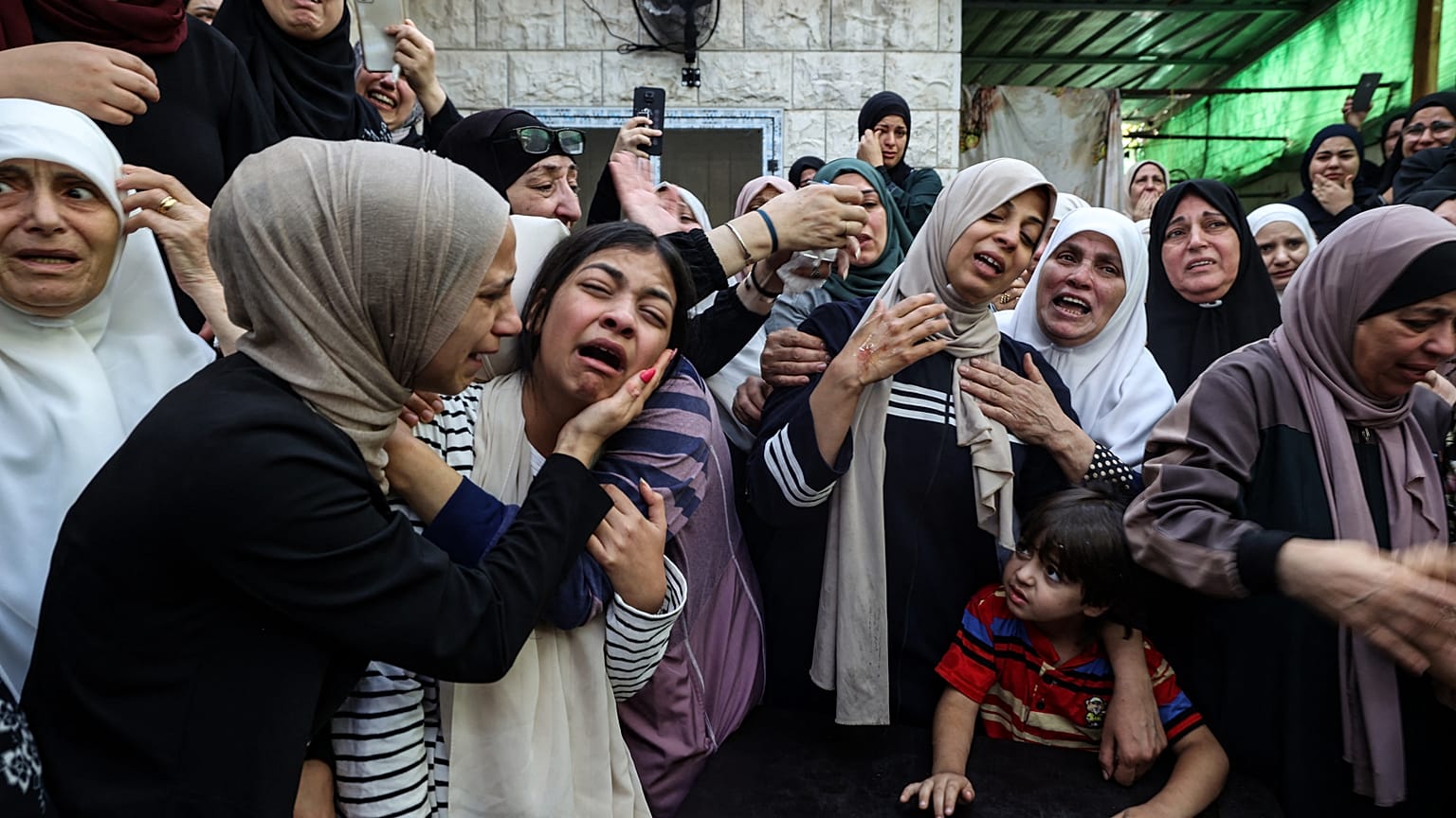 جنازة الفتى الفلسطيني محمود أبو سعن برصاص القوات الإسرائيلية في طولكرم، الضفة الغربية المحتلة.