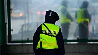  Polonya, daha önce de aynı soruşturma kapsamında yine casusluk suçlamasıyla tutuklamalar yaptığını duyurmuştu