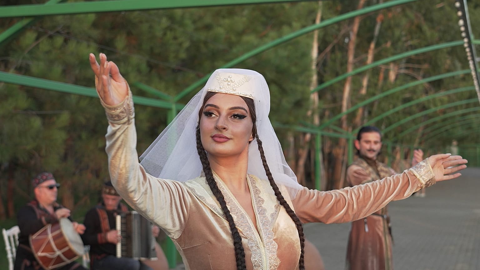 ارمغان آجارای گرجستان؛ فرهنگ کهن و مهمان‌نواز، معماری نو، و طبیعت بکر 