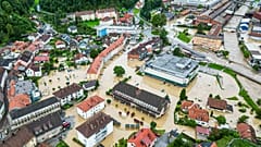 Tausende Menschen mussten wegen der Überschwemmungen in Sicherheit gebracht werden.