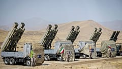 نیروهای سپاه پاسداران در یک مانور نظامی
