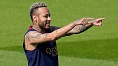 لاعب نادي باريس سان جرمان البرازيلي نيمار دا سيلفا 