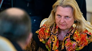 Ex-Ministerin Karin Kneissl schwärmt jetzt vom Landleben in Russland