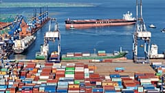 Chinas Außenhandel bricht stärker ein als erwartet. 