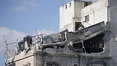 Beschädigtes Gebäude nach Hausabriss durch israelische Soldaten. 