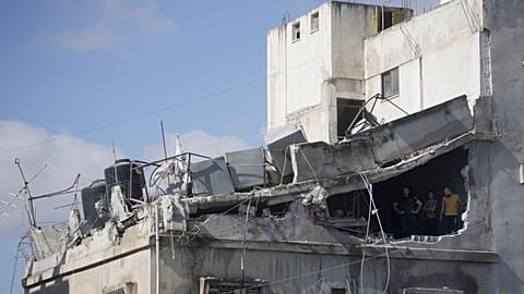 Израильские военные разгромили жилище палестинца бдель Фатаха Хрушаха, обвиняемого в убийстве солдата и его брата на оккупированном Западном берегу реки Иордан