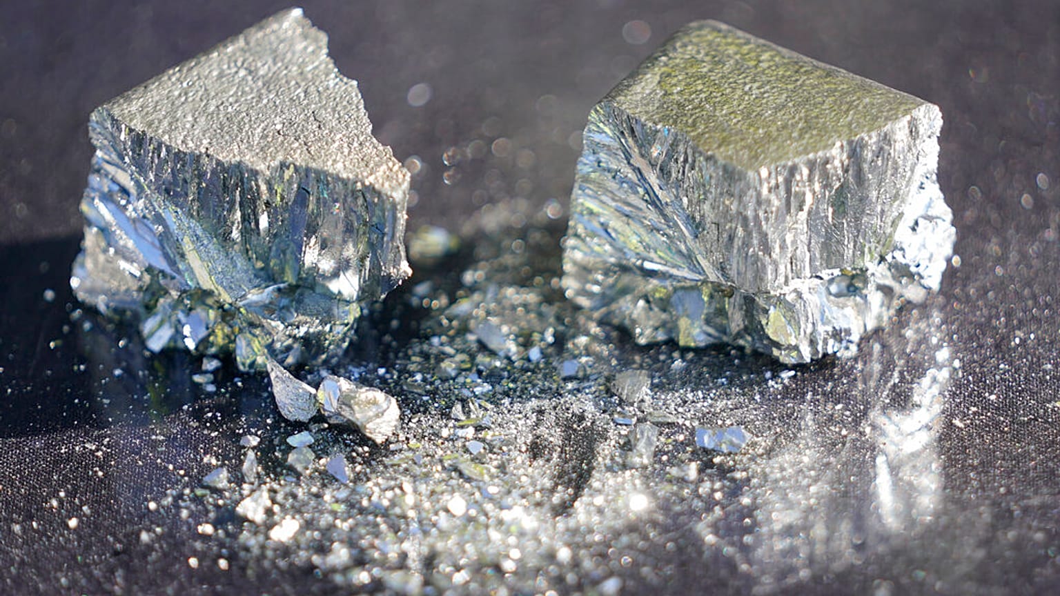 Du tellure raffiné est exposé à la raffinerie Rio Tinto Kennecott, le 11 mai 2022, à Magna, dans l'Utah.