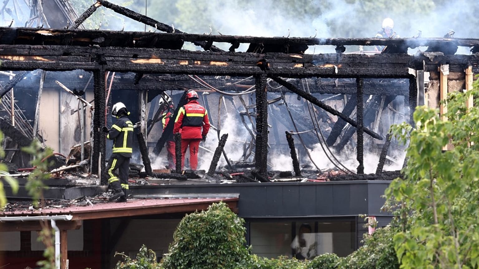 Gegen 6:30 Uhr hatte die Unterkunft Feuer gefangen.