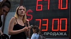 الروس قلقون من تدهور الروبل وأرتفاع الأسعار والتضخم