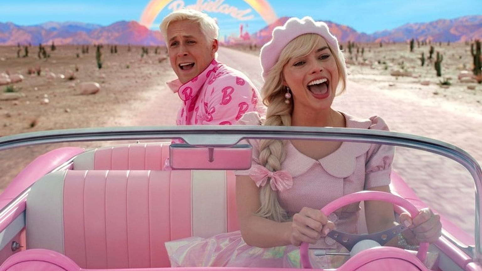 Margot Robbie ve Ryan Gosling'in başrolleri paylaştığı Barbie filmi, Oppenheimer adlı yapımla birlikte 2024 yaz döneminin en çok izlenen iki filmi oldu.