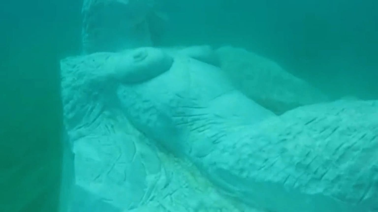 Marmorskulptur auf dem Meeresgrund