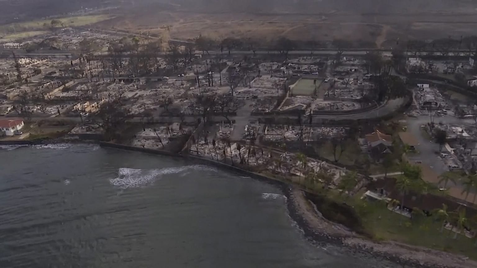 Las imágenes tras el incendio se asdemejan a una zona de guerra