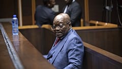 L'ancien président sud-africain Jacob Zuma comparaît devant la Haute Cour de Pietermaritzburg à Pietermaritzburg, en Afrique du Sud, le 17 avril 2023.