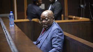 L'ancien président sud-africain Jacob Zuma comparaît devant la Haute Cour de Pietermaritzburg à Pietermaritzburg, en Afrique du Sud, le 17 avril 2023.