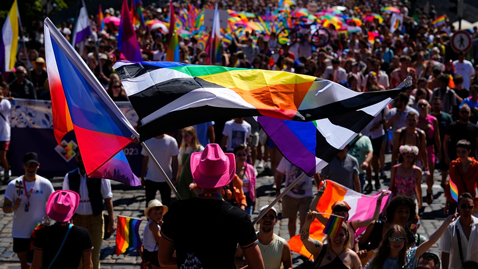Tausende marschierten mit beim Pride in Prag am 12. August 2023