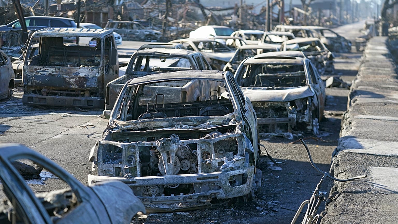 Il cimitero delle auto. (Lahaina, 11.8.2023)