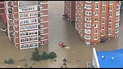Сотни людей были эвакуированы