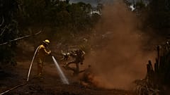 Das besonders desaströse Feuer rund um die Kleinstadt Lahaina im Westen von Maui ist inzwischen zu 85 Prozent eingedämmt.