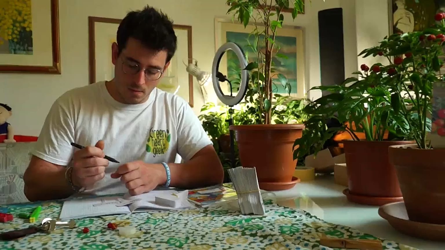 Enrico Rossi ist Landwirt und Pflanzen-Sitter aus Bologna.