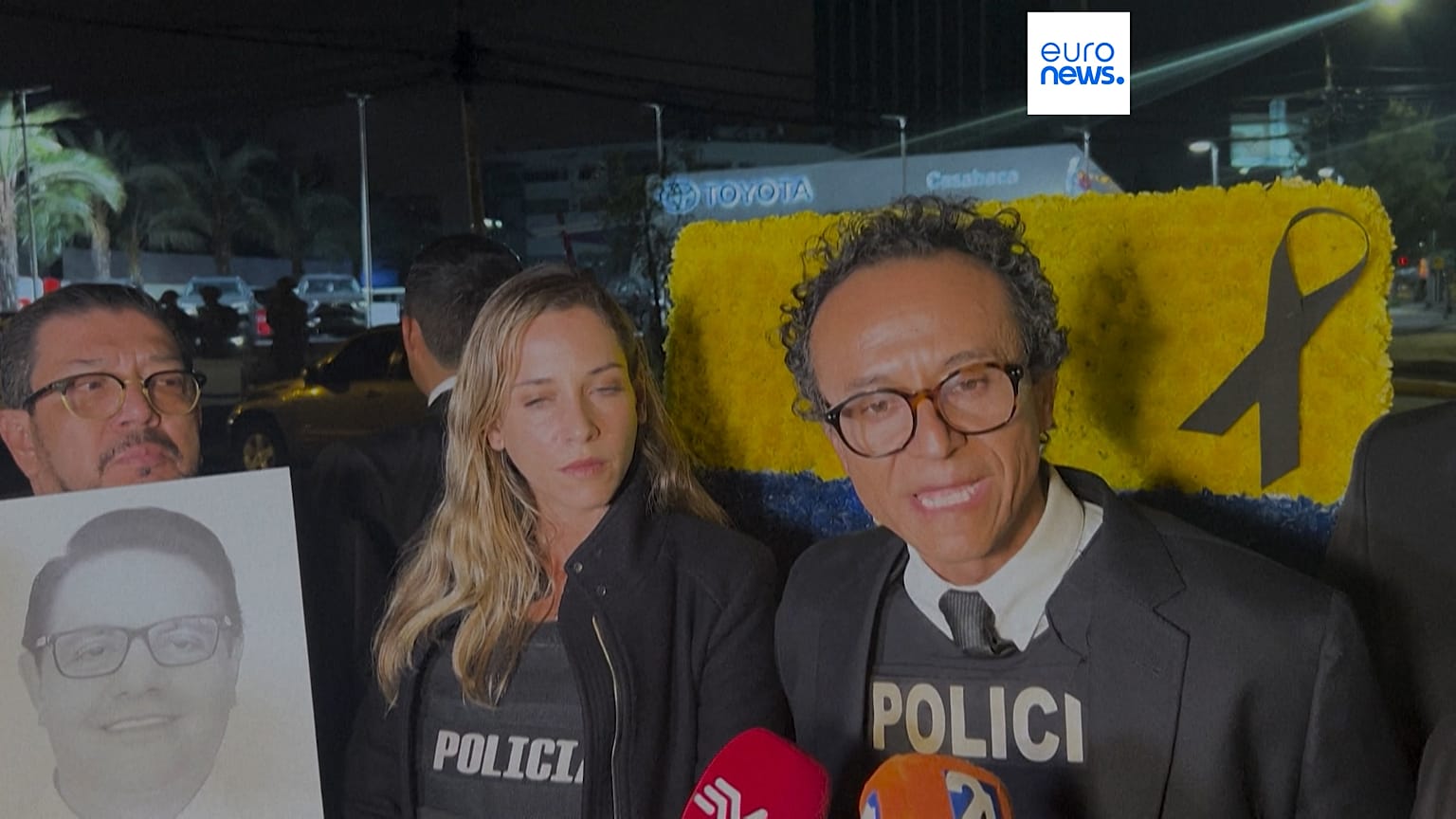 El candidato presidencial Christian Zurita junto a la candidata a la vicepresidencia Andrea González