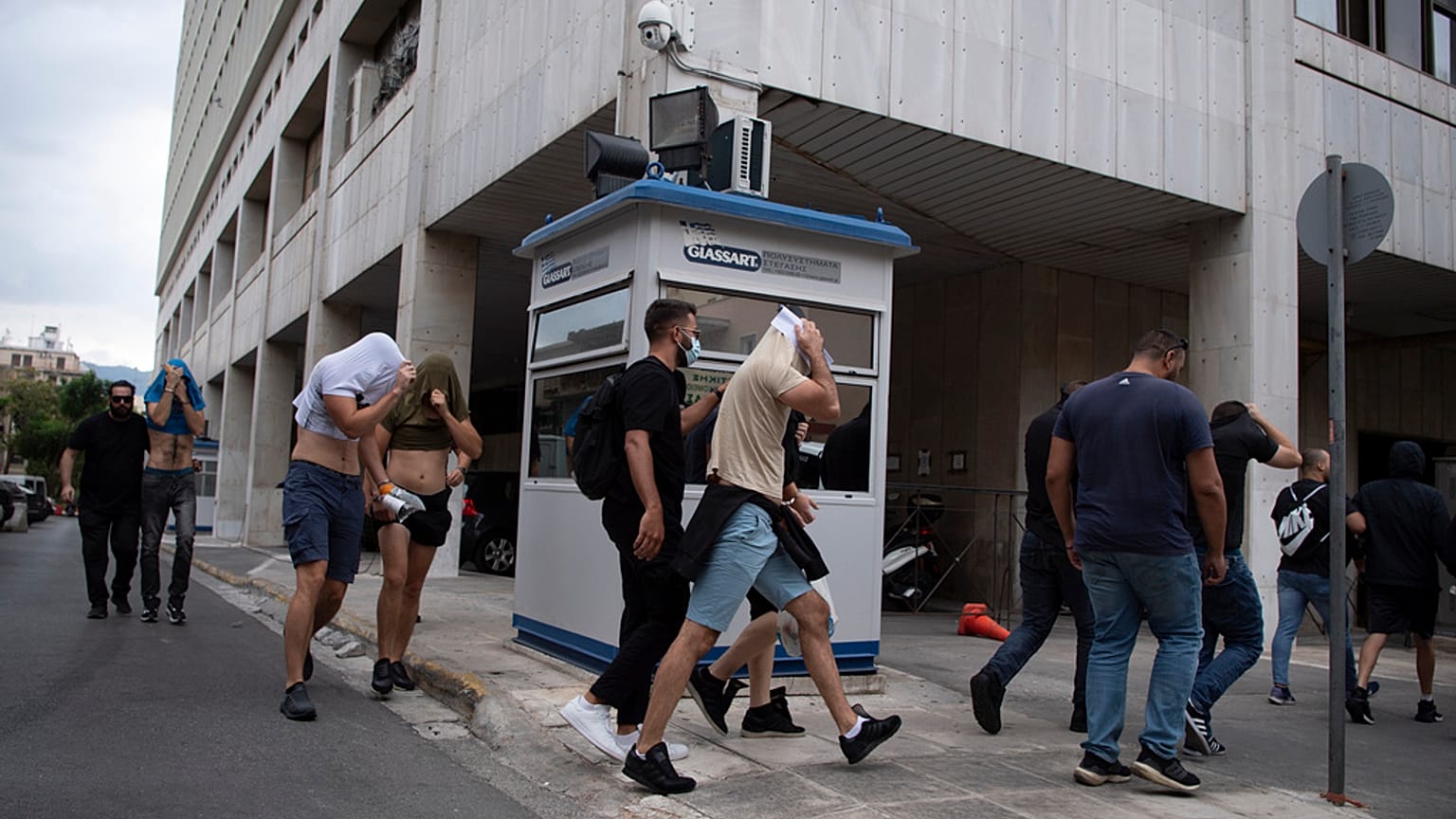 Μεταγωγή κρατουμένων για τα επεισόδια στη Νέα Φιλαδέλφεια