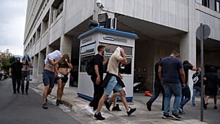 Μεταγωγή κρατουμένων για τα επεισόδια στη Νέα Φιλαδέλφεια