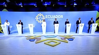 مرشحو الانتخابات الرئاسية خلال مناظرة الأحد في كيتو، الإكوادور.