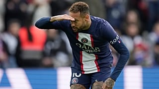 نجم كرة القدم البرازيلي نيمار أثناء مبراة مع فريق باريس سان جرمان