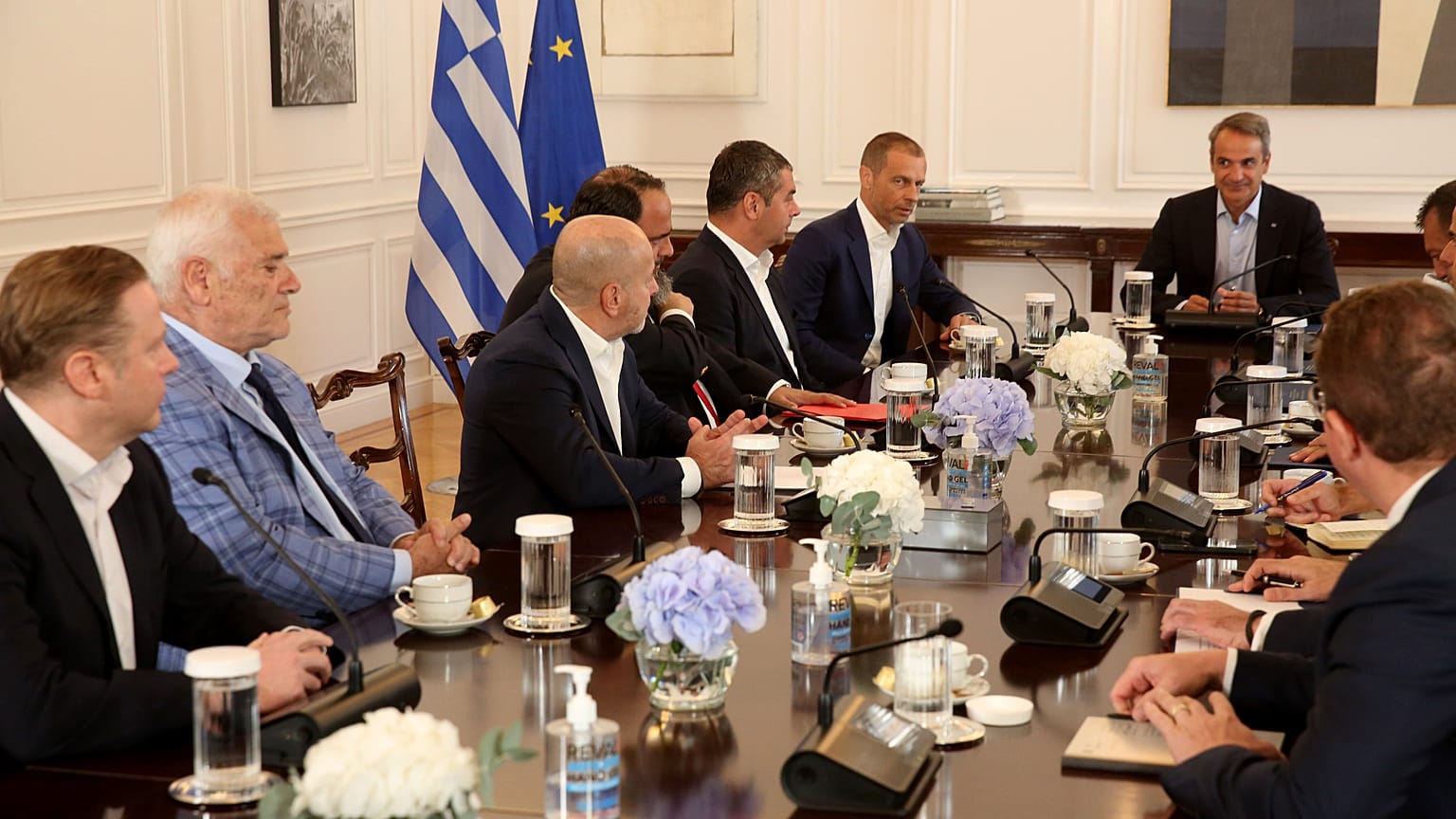 Σύσκεψη στο Μέγαρο Μαξίμου