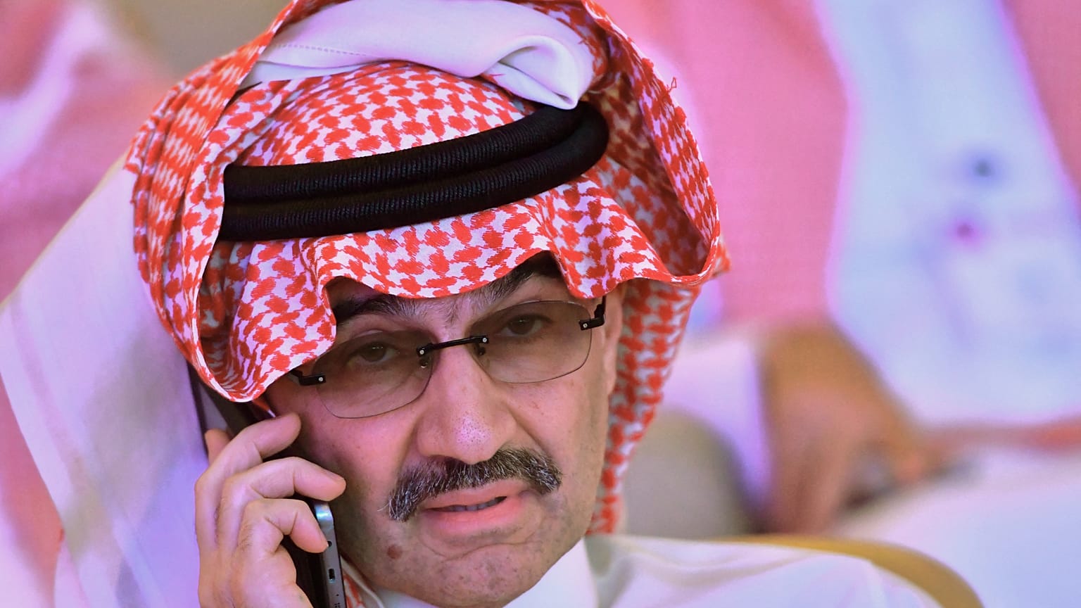 رجل الأعمال السعودي الوليد بن طلال 