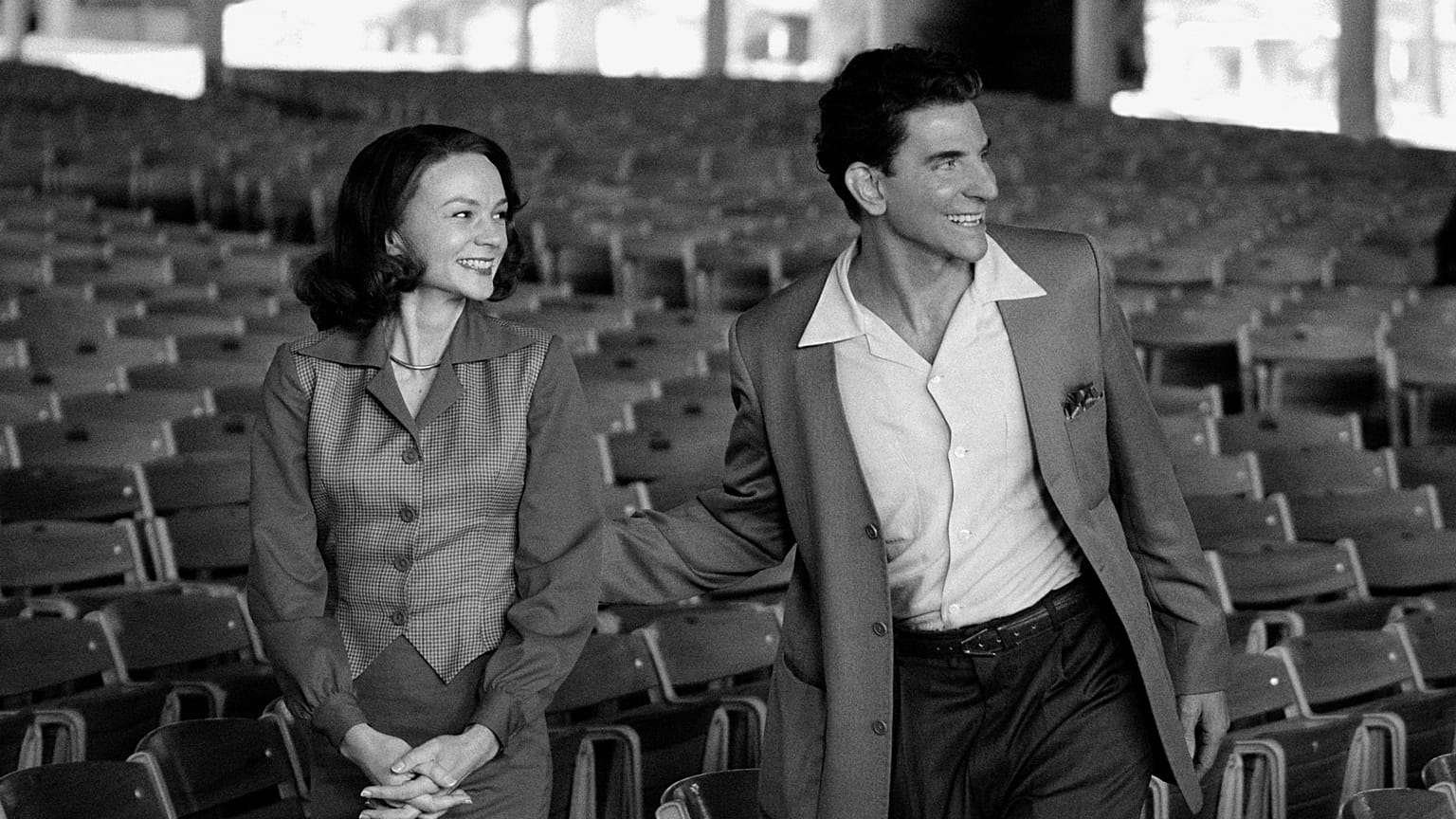 Bradley Cooper and Carey Mulligan in 'Maestro'