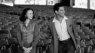 Bradley Cooper and Carey Mulligan in 'Maestro'