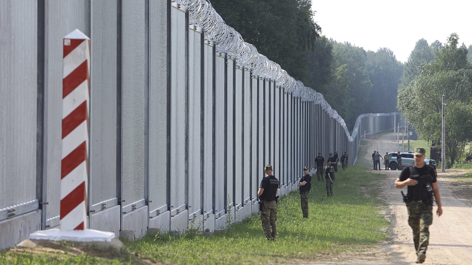 Lengyelország már korábban megerősítette belorusz határszakaszát