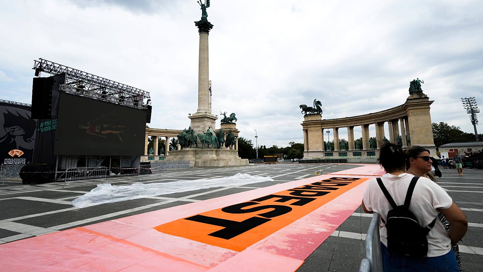 La Place des Héros avant les Championnats du Monde d'Athlétisme à Budapest, Hongrie, jeudi 17 août 2023.