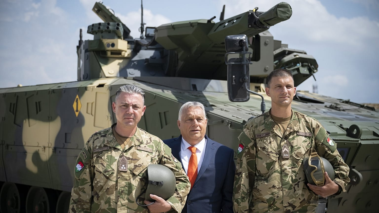 A magyar kormányfő a Rheinmetall zalaegerszegi harckocsigyárának avatásán