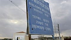 Kıbrıs'ı ikiye bölen tampon bölge