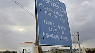 Kıbrıs'ı ikiye bölen tampon bölge