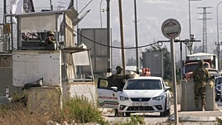 Des militaires israéliens au check point de Hawara en Cisjordanie, samedi 19 août 2023.