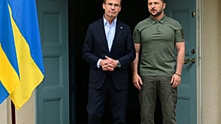 Zelenski con el primer ministro sueco, Ulf Kristersson, en Estocolmo