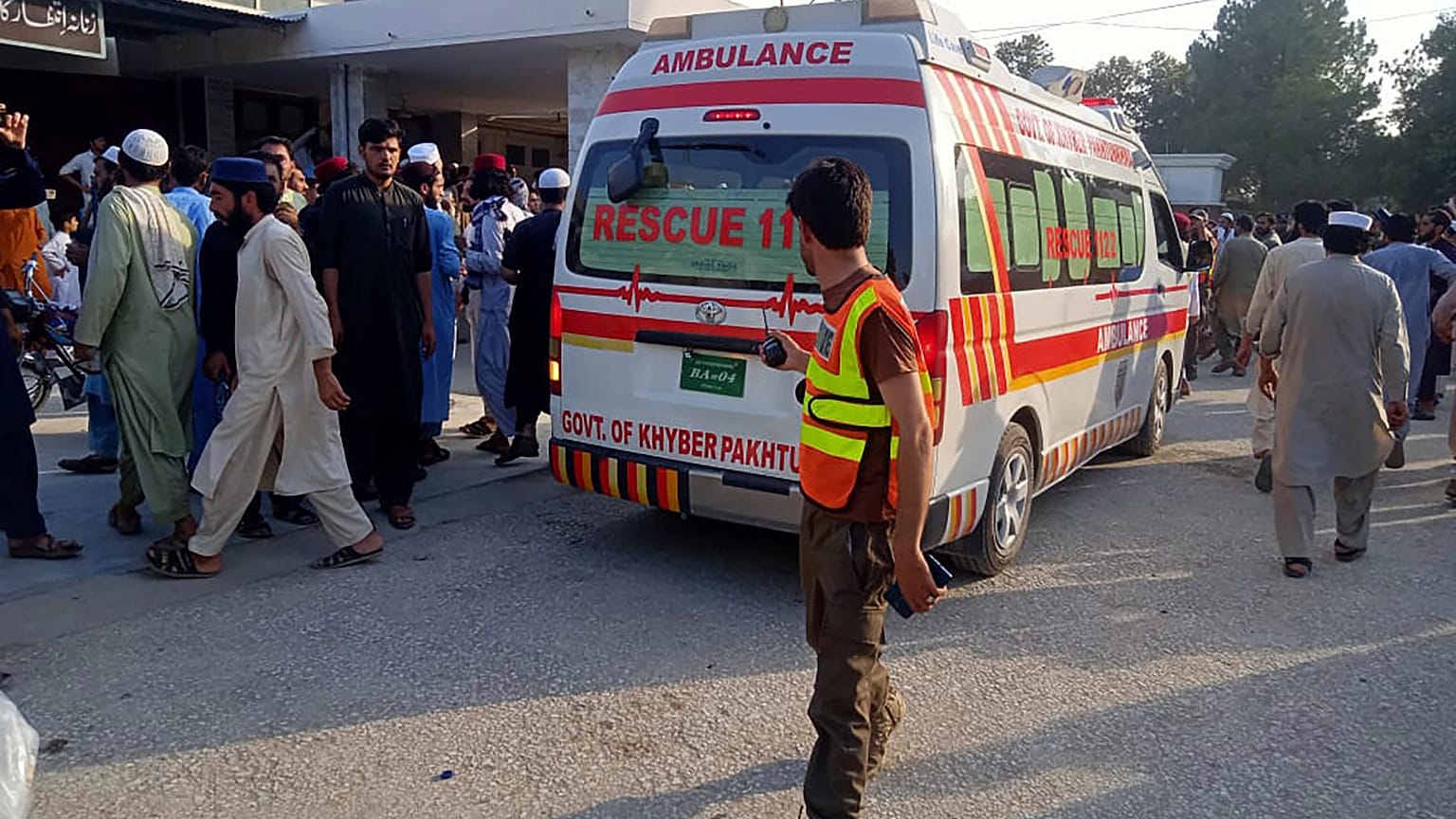 الصورة من الأرشيف لهجوم في منطقة باجور في باكستان