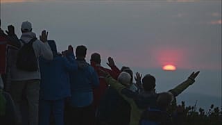 Mitglieder der Universellen Weißen Bruderschaft feiern das neue spirituelle Jahr in Bulgarien