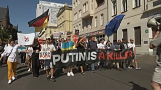 Tüntetők Berlinben