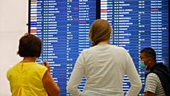 Orosz turisták az induló járatok listája előtt 2021-ben - képünk illusztráció