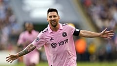 ليونيل ميسي بعد هدفه  مع فريقه  إنتر ميامي خلال مباراة نصف نهائي كأس الدوري لكرة القدم ضد فيلادلفيا يونيون، الثلاثاء 15 أغسطس 2023، في تشيستر، بنسلفانيا.
